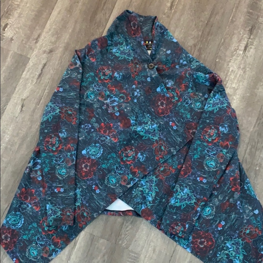 Cross over sweater